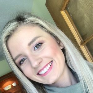 Meet your Posher, Abigail